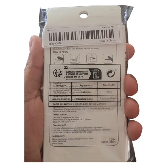 24pcs Red & Green Sparkling Christmas Press-On Nails Set - Picture 6 of 6